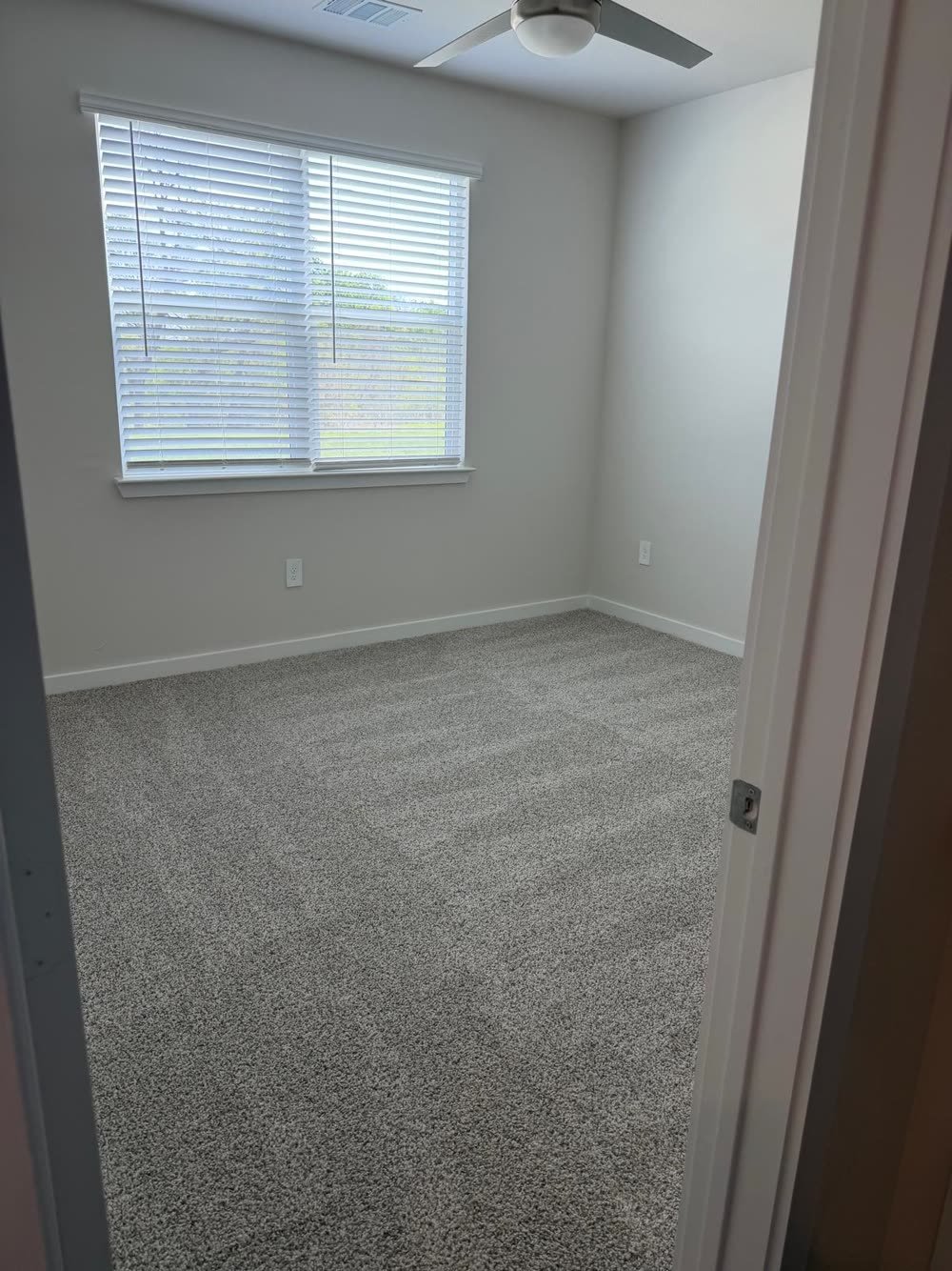 Empty apartment room, freshly cleaned and ready for new residents